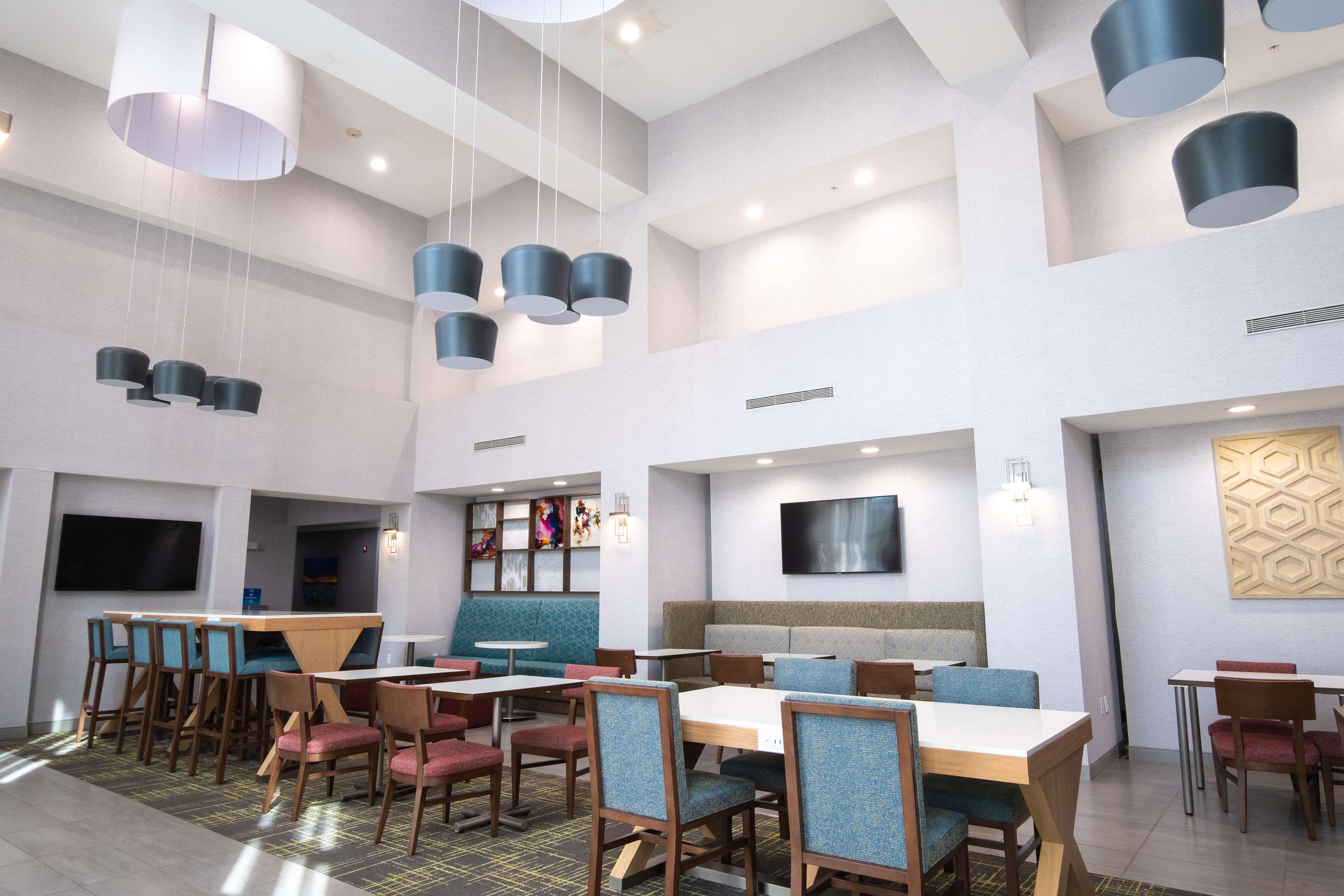 Hampton And Dallas/lewisville-vista Ridge Mall Hotel
