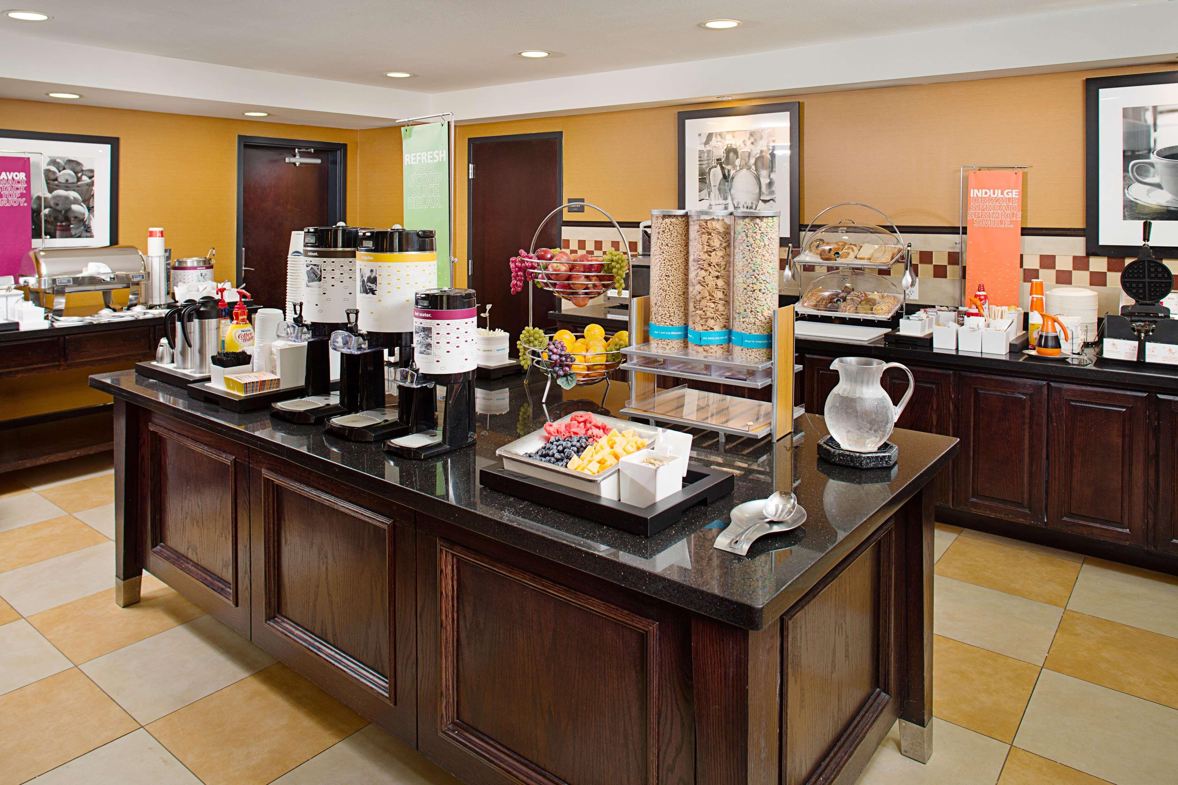Hotel Hampton And Dallas/lewisville-vista Ridge Mall