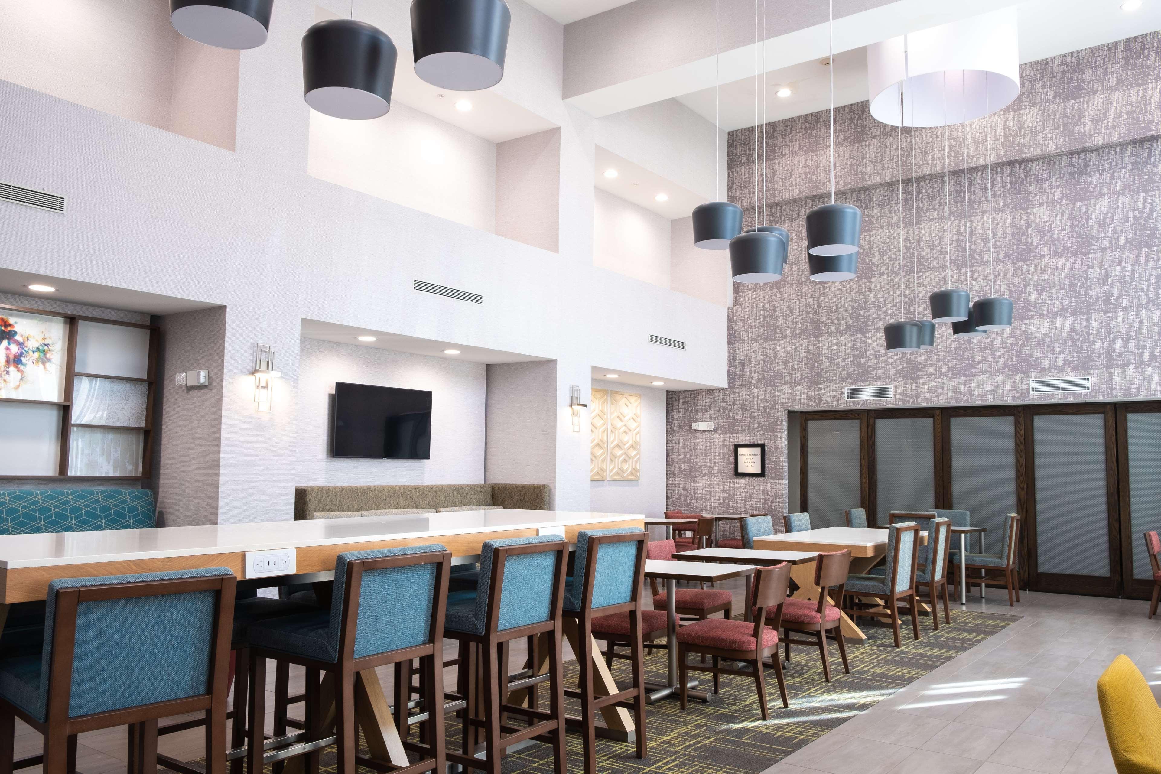 Hampton And Dallas/lewisville-vista Ridge Mall Hotel