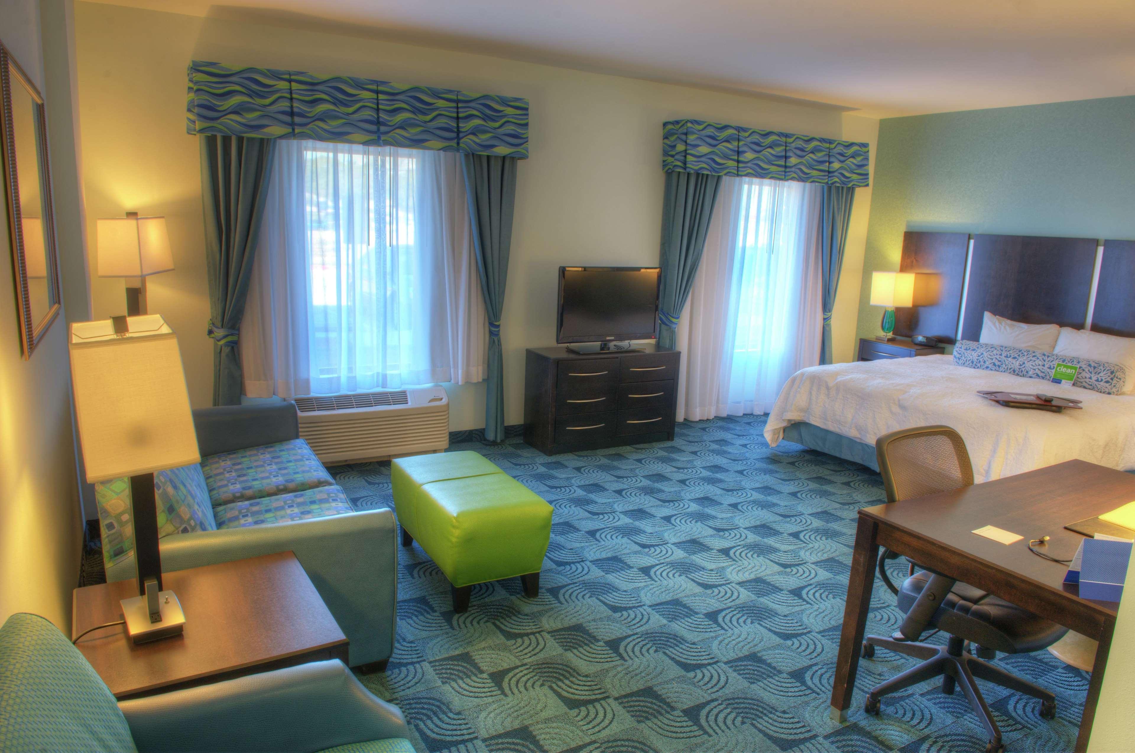 Hampton And Dallas/lewisville-vista Ridge Mall Hotel