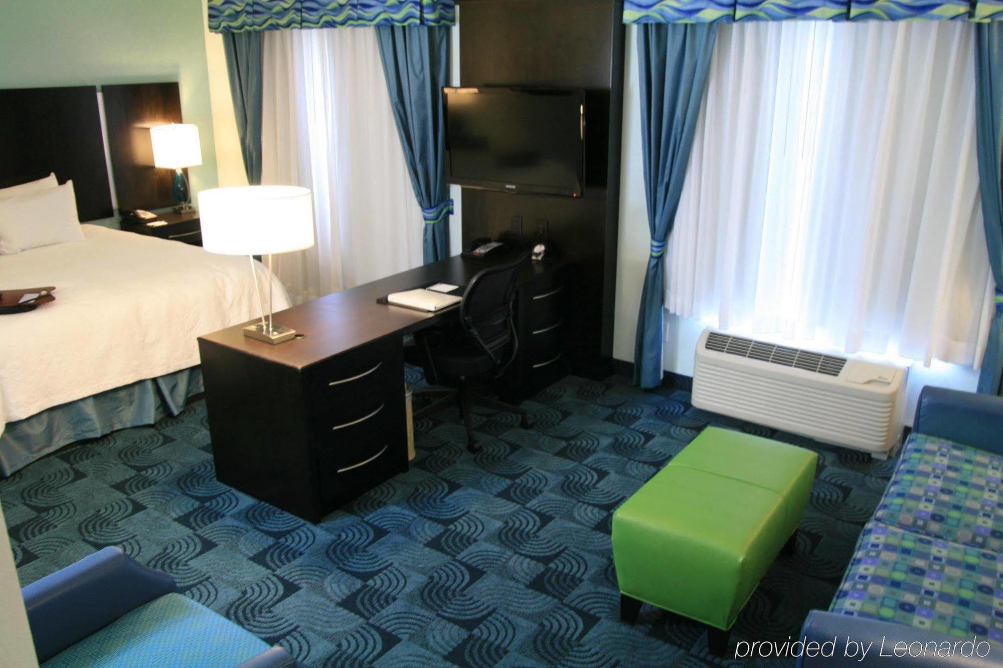 Hampton And Dallas/lewisville-vista Ridge Mall 3*
